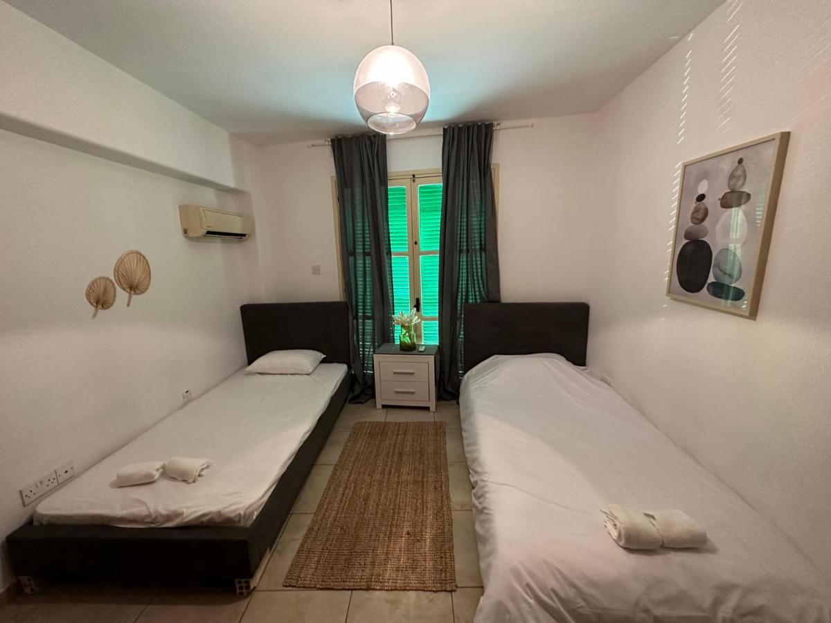 Private Room In Shared Flat Nicosia Eksteriør billede