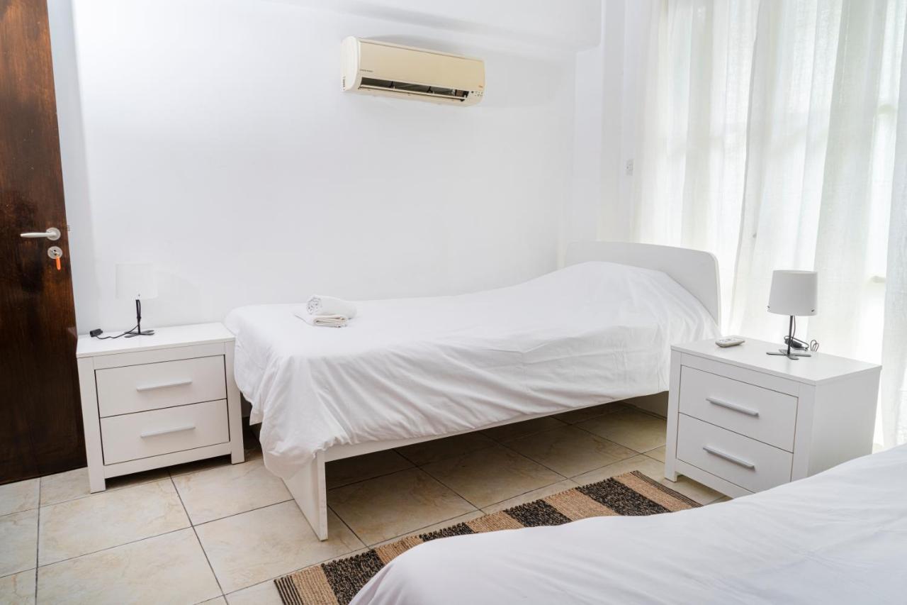 Private Room In Shared Flat Nicosia Eksteriør billede