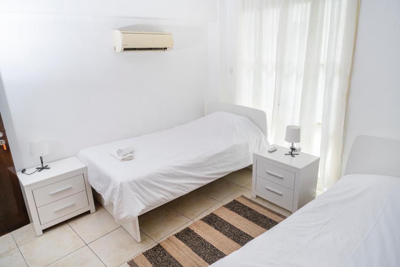 Private Room In Shared Flat Nicosia Eksteriør billede