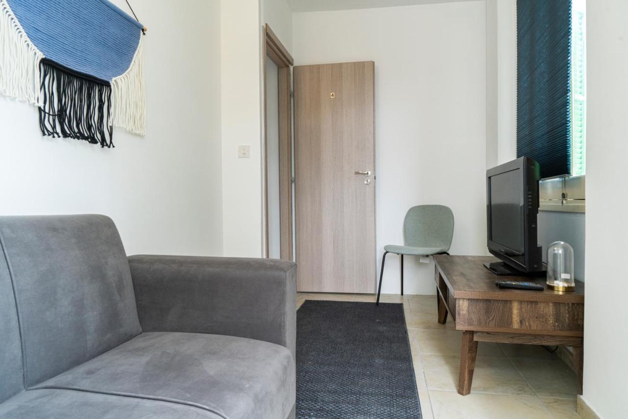 Private Room In Shared Flat Nicosia Eksteriør billede