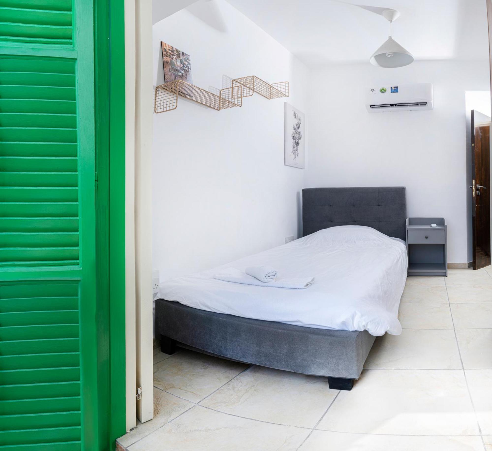 Private Room In Shared Flat Nicosia Eksteriør billede