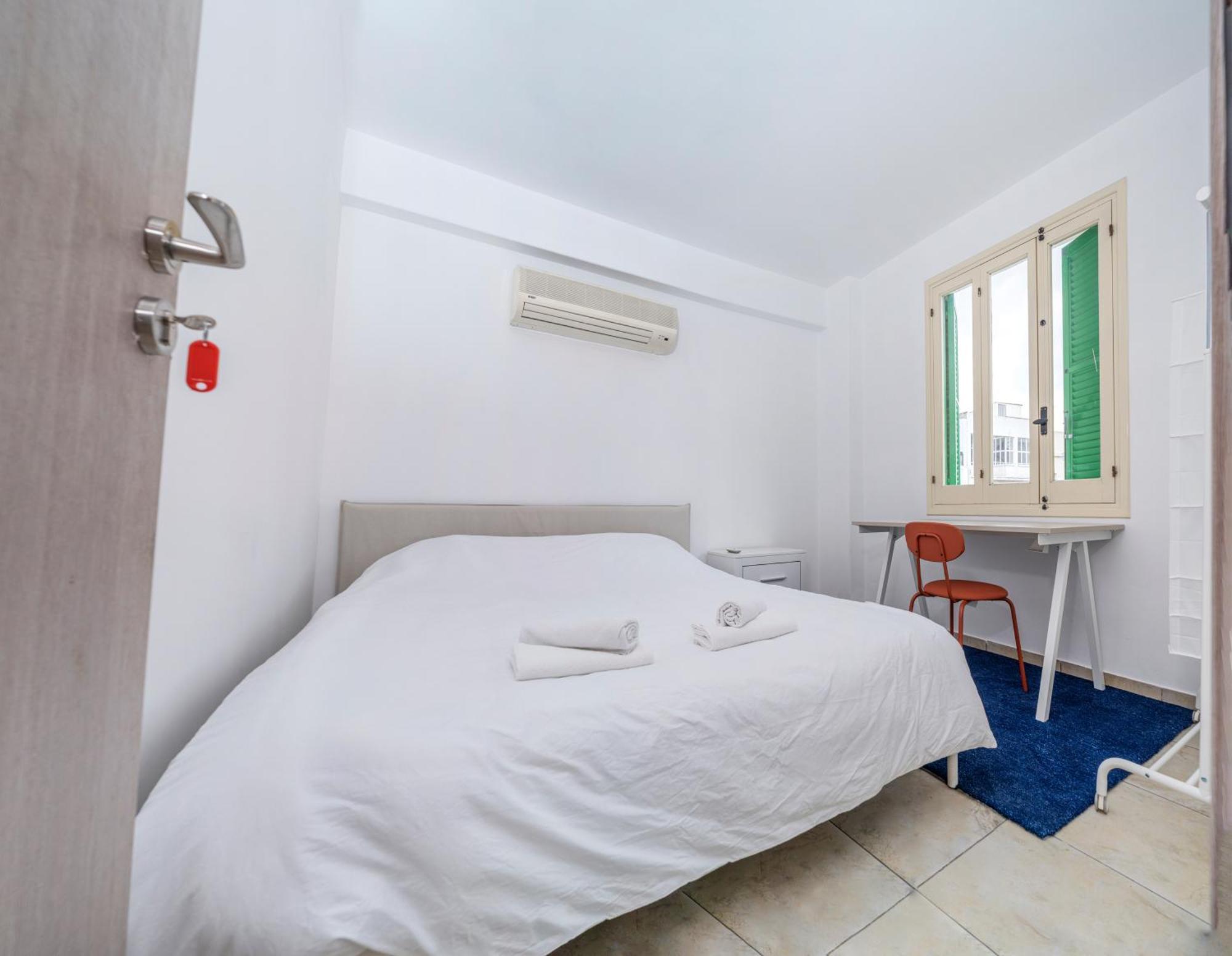 Private Room In Shared Flat Nicosia Eksteriør billede