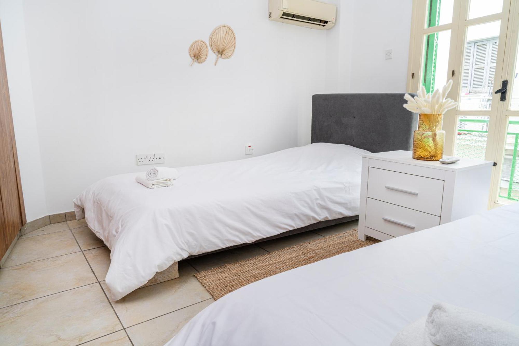Private Room In Shared Flat Nicosia Eksteriør billede